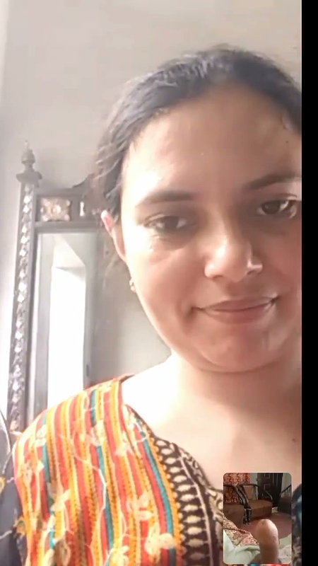 Aunty showing on video call