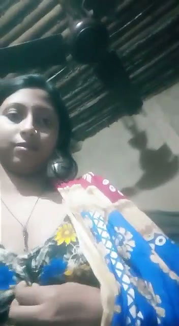 boudi showing her sexy pussy