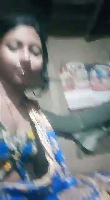 boudi showing her sexy pussy
