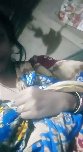 boudi showing her sexy pussy