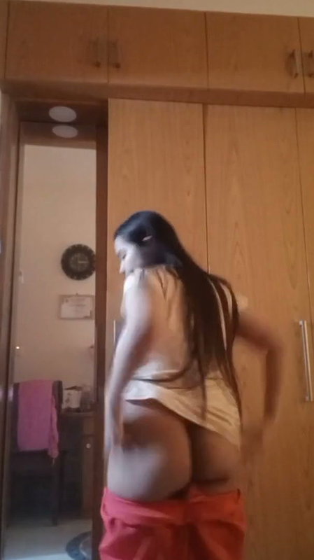 Hot girl showing her ass