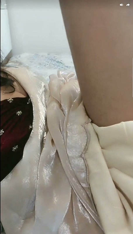 Lavanya janu aunty hot show in saree boobs pressing