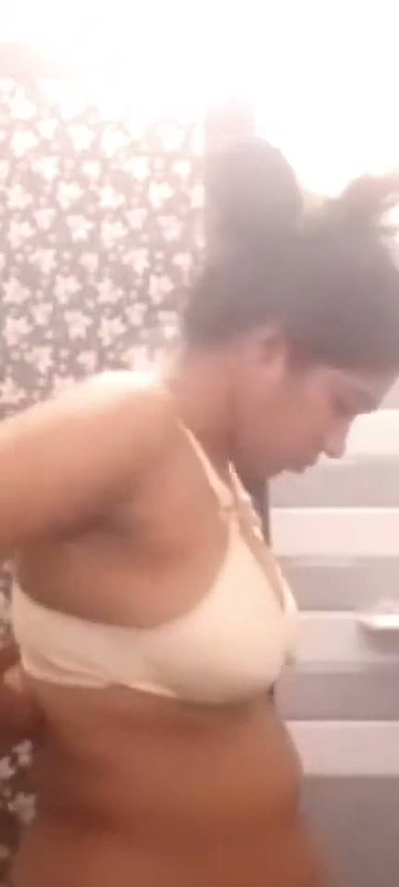shalwar girl nude bath