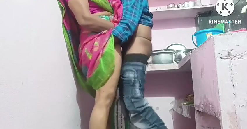 Bhabhi fuck with neighbor boy in kitchen