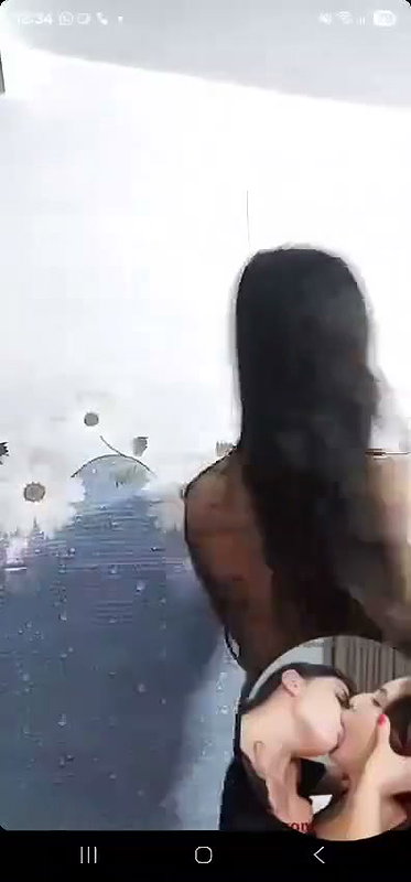 nangi ladki ne boob dabke chut mein ungli kri