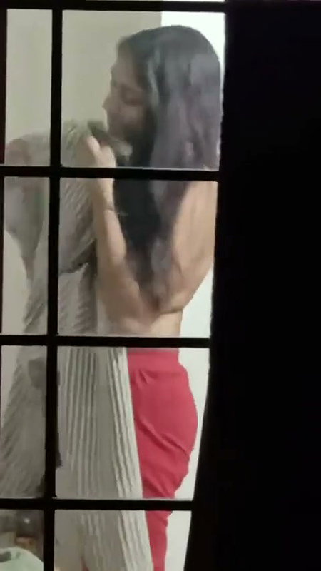 Neighbourgirl dress change