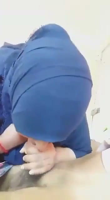 hijabi ladki ne lund chusi