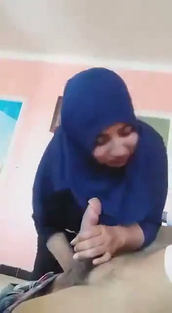 hijabi ladki ne lund chusi