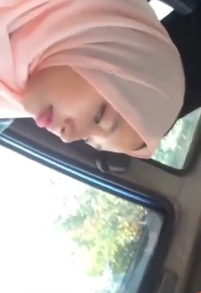 Cute Indo college girl giving blowjob car and fucked in hotel