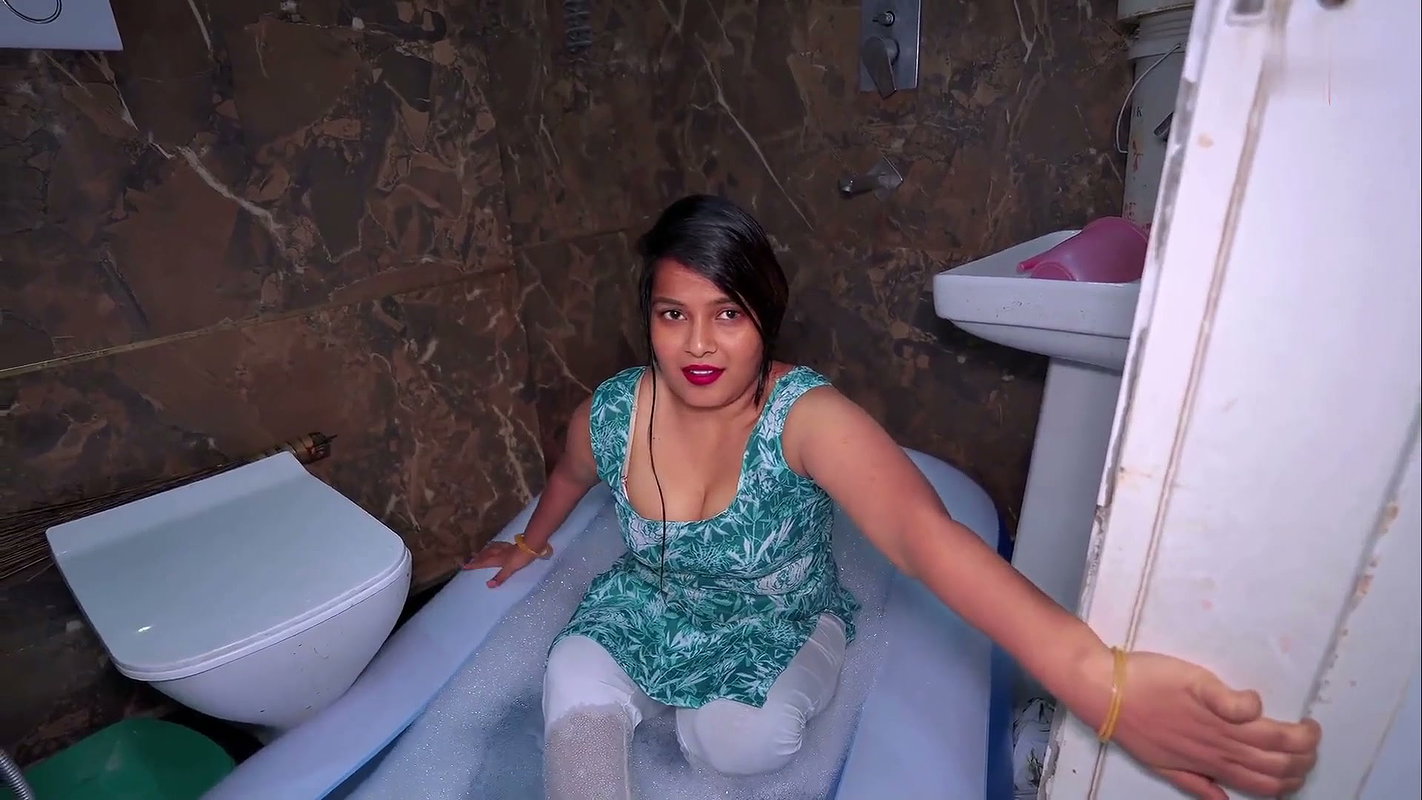 Beautiful sexy bhabhi fuck hard with devar in bathroom