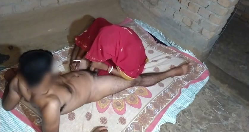 Village aunty fucking hard on the floor