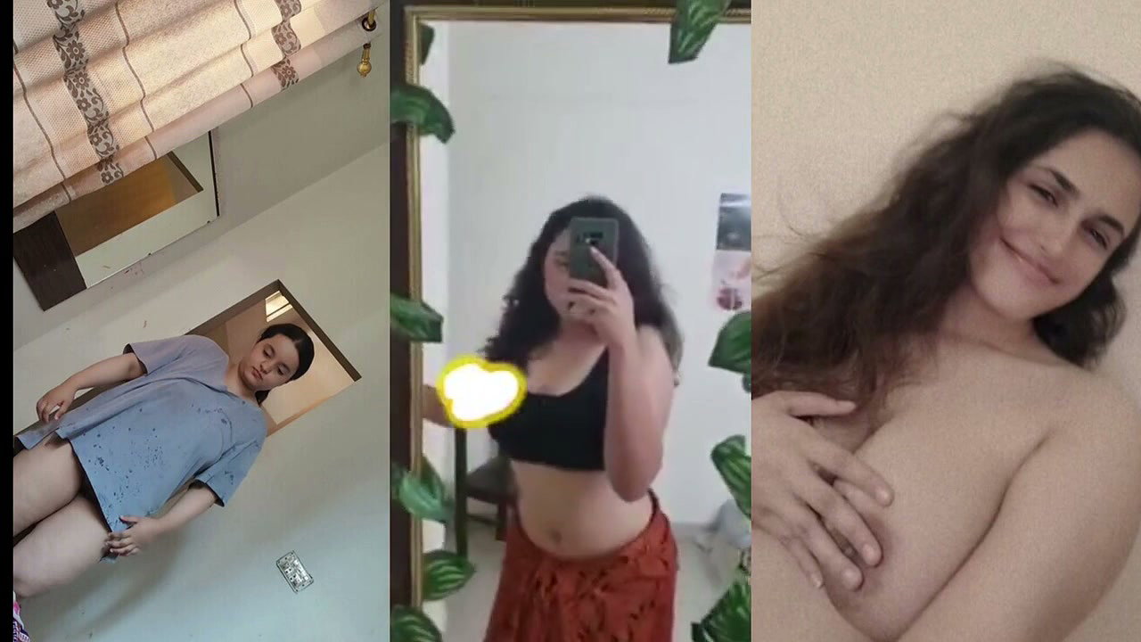 Beautiful indian girl show her sexy boobs