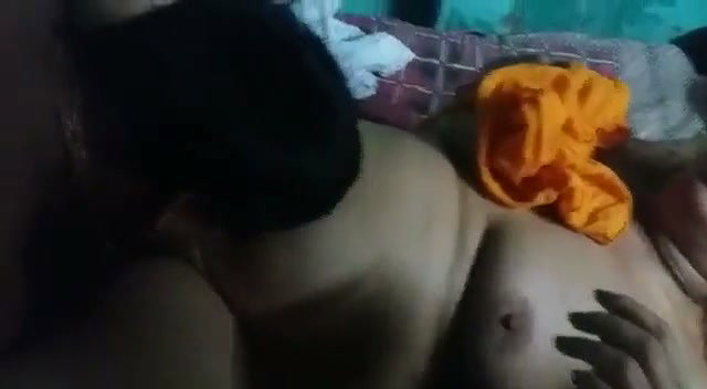 Mature Bhabhi was caught while having sex