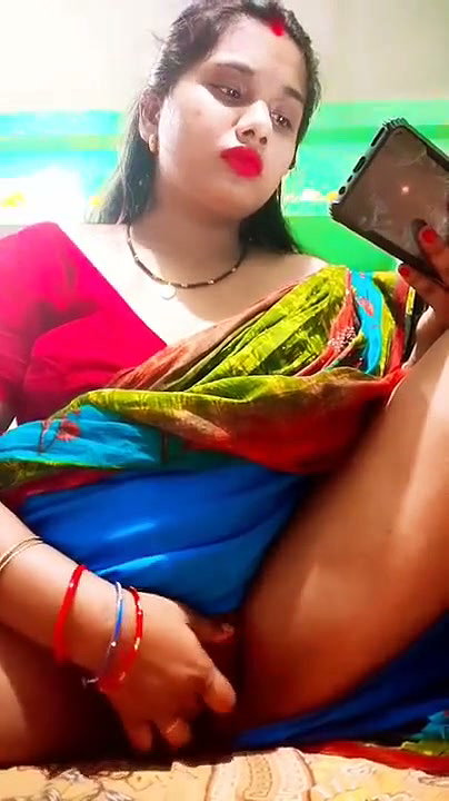 Sexy beautiful bhabhi Fingering on vc
