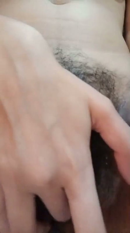 Hairly pussy is fingering hard