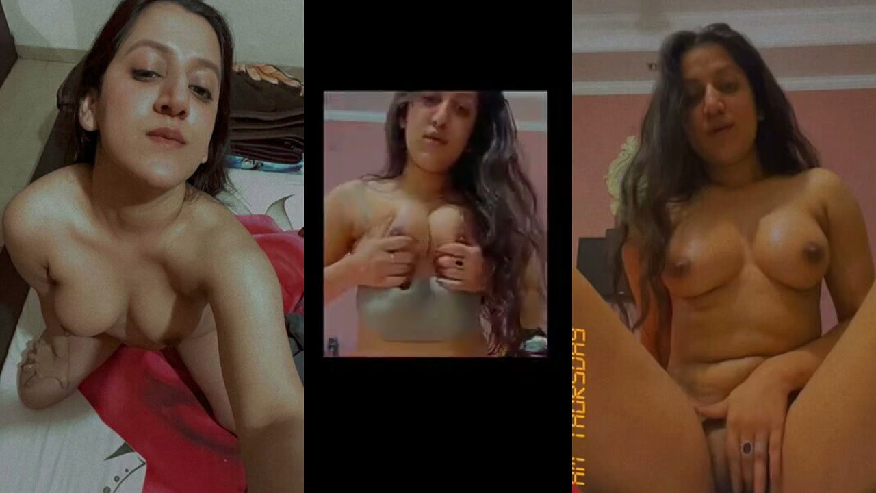 Beautiful Horny Indian Girl Fully Nude Showing Masturbating