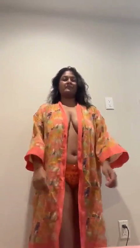 Sexy bhabhi nude dancing