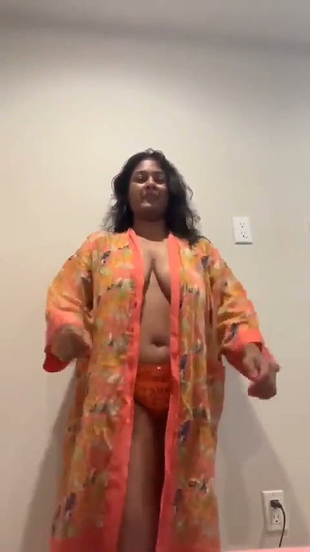 Sexy bhabhi nude dancing