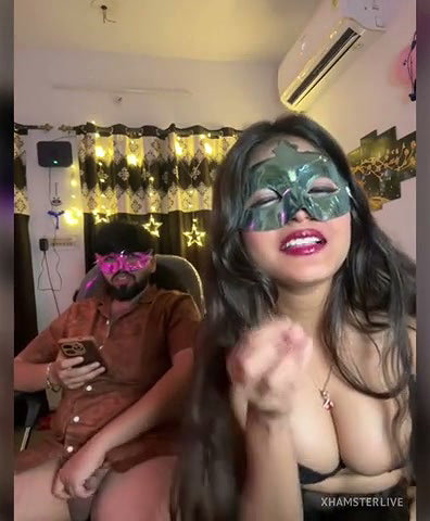 Indian Stripchat Couple Blowjob Show