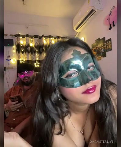 Indian Stripchat Couple Blowjob Show