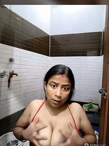 Indian Stripchat Priyadiwani Boobs Massage