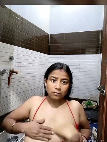 Indian Stripchat Priyadiwani Boobs Massage
