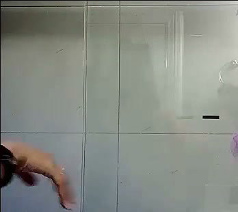 Desi babe recording herself while taking bath