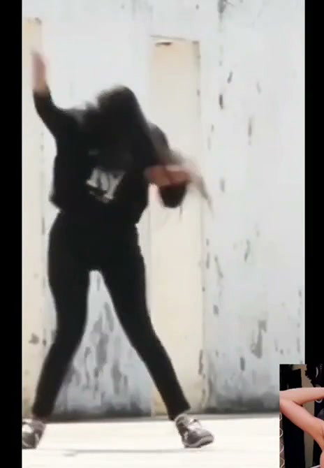 Instagram girl dancing  show her boobs