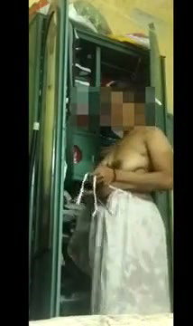 Sexy aunty wearing saree