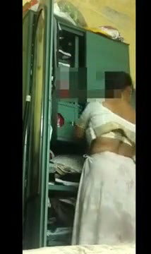 Sexy aunty wearing saree