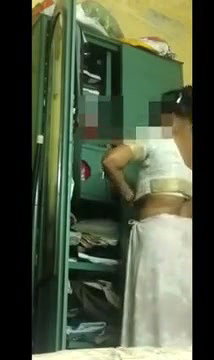 Sexy aunty wearing saree
