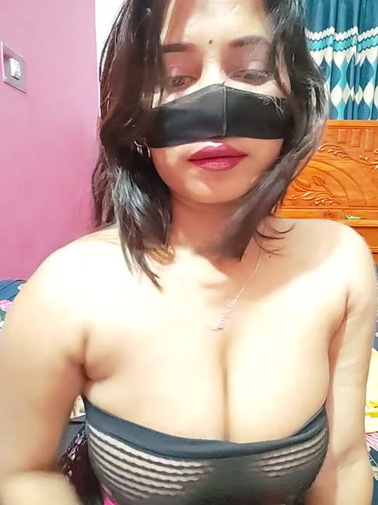 NISHI showing her boobs on live