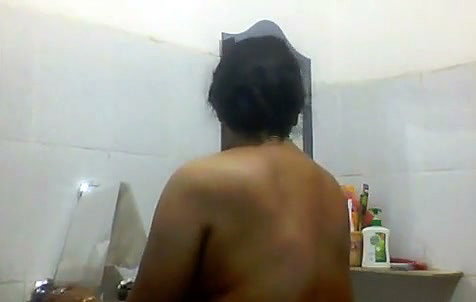Mature aunty going to take bath