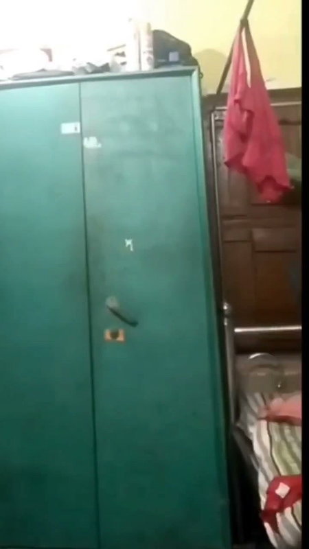 Aunty Changing her dress and show her nude body