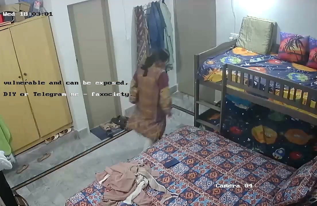 Sexy bhabhi Changing cloth