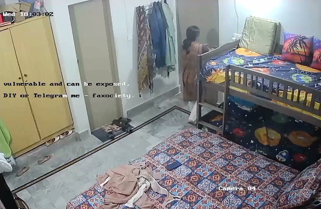 Sexy bhabhi Changing cloth