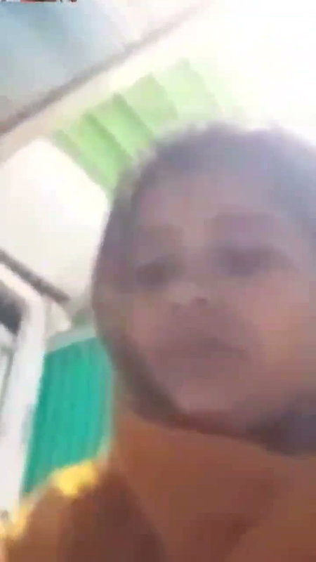 Muslim aunty showing her pussy