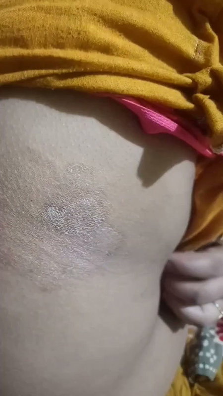 Muslim aunty showing her pussy