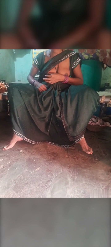 bhabhi showing pussy