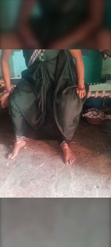 bhabhi showing pussy