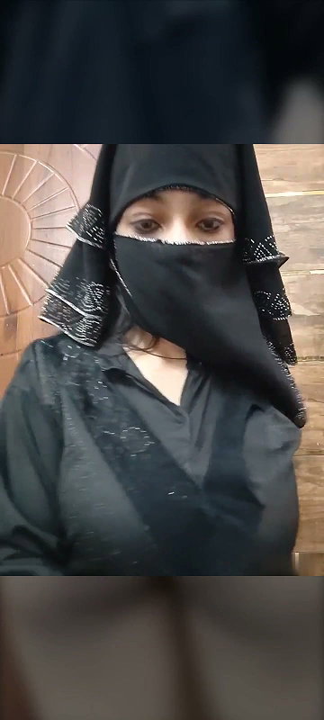 Muslim girl showing gaand