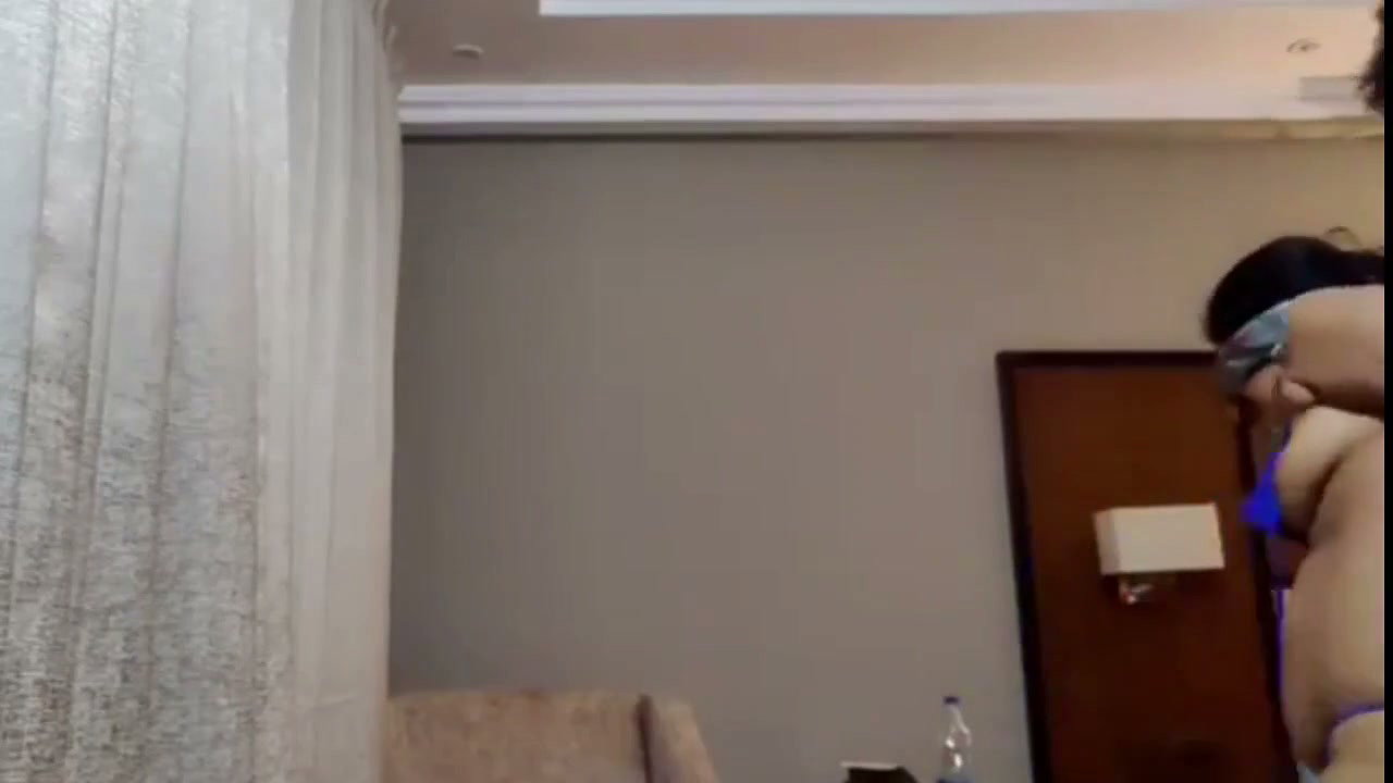 Mouth fuck by lover at hotel room
