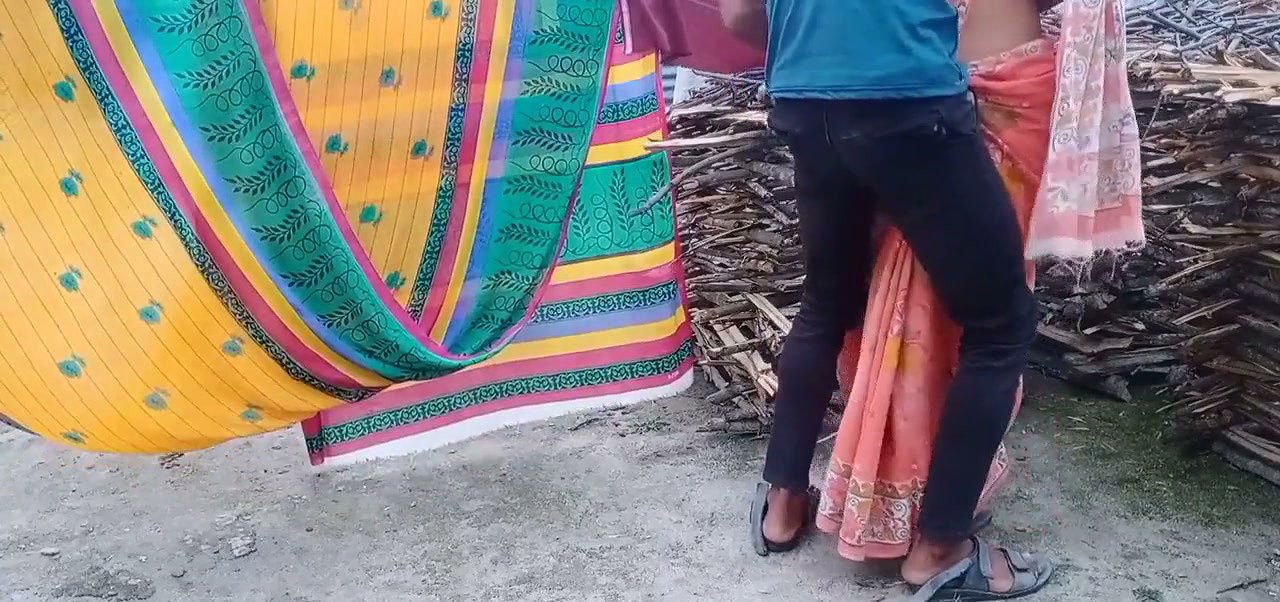 bhabhi fuck hard with devar outside the house corner
