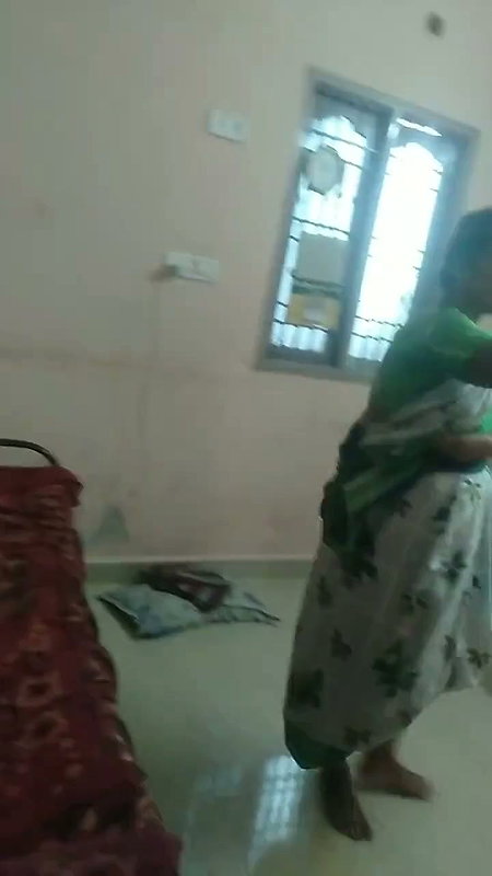 Aunty showing her boobs