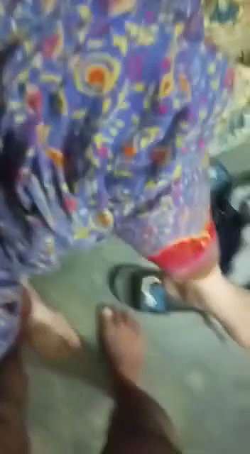 Fatty aunty show her pussy