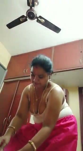 Fatty aunty dress changing
