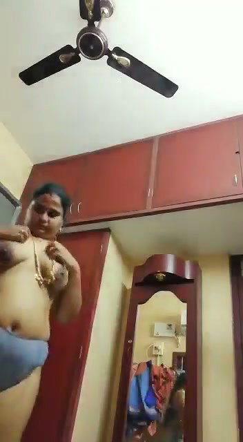 Fatty aunty dress changing