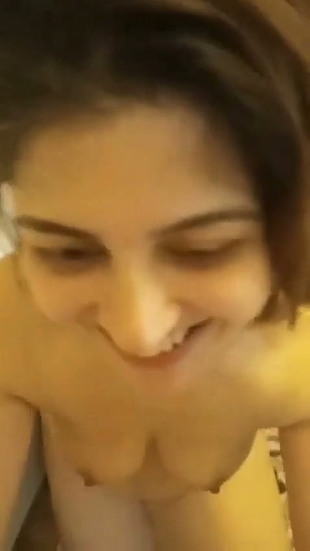 Beautiful girl Blowjob  bf cum inside her mouth