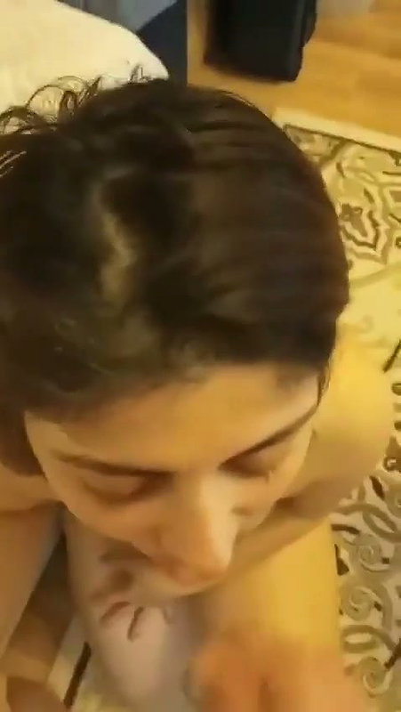 Beautiful girl Blowjob  bf cum inside her mouth