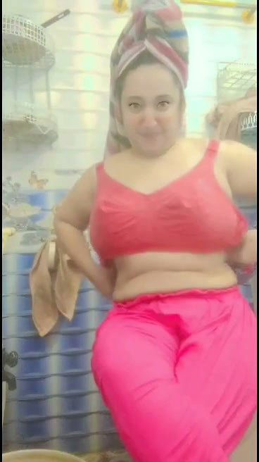 Bhabhi showing her boobs to lover